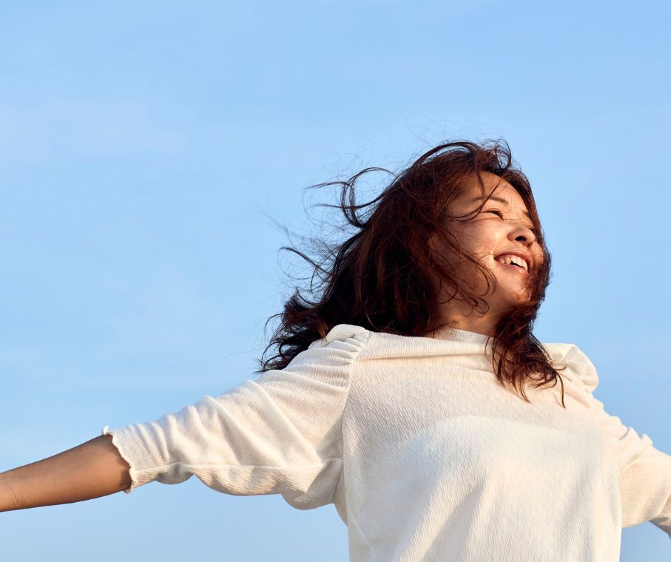 Guarigione spirituale filippina: donna che respira libera